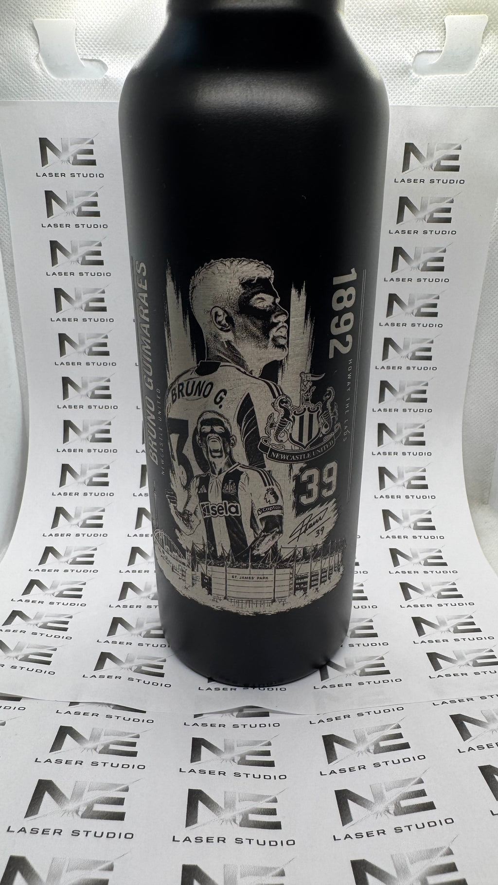 Personalised Bruno Guimarães Inspired Engraved Stainless Steel Water Bottle with Bamboo Lid | Single Wall Bottle with Carry Handle | Custom Football Gift