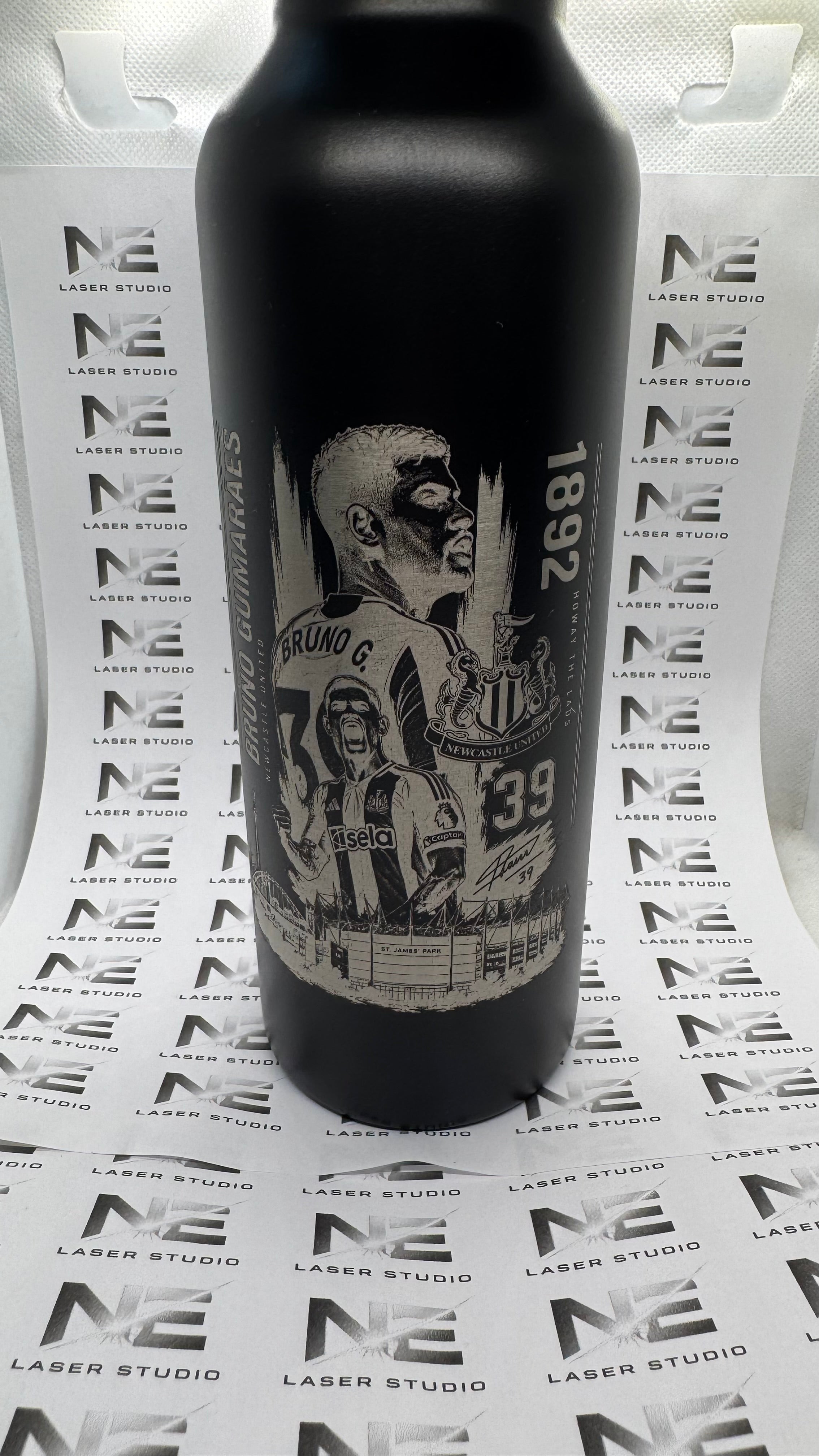 Personalised Bruno Guimarães Inspired Engraved Stainless Steel Water Bottle with Bamboo Lid | Single Wall Bottle with Carry Handle | Custom Football Gift