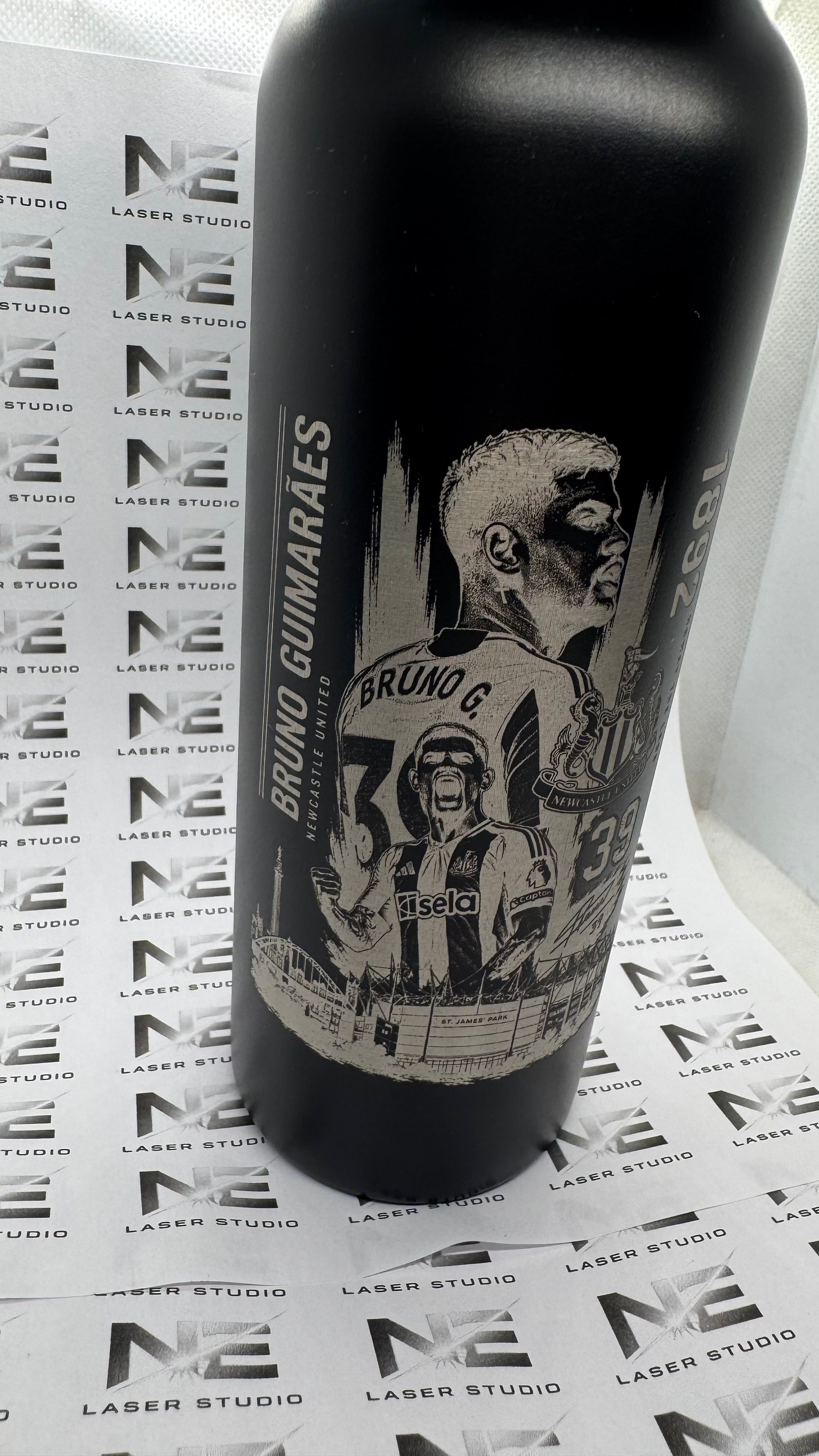 Personalised Bruno Guimarães Inspired Engraved Stainless Steel Water Bottle with Bamboo Lid | Single Wall Bottle with Carry Handle | Custom Football Gift