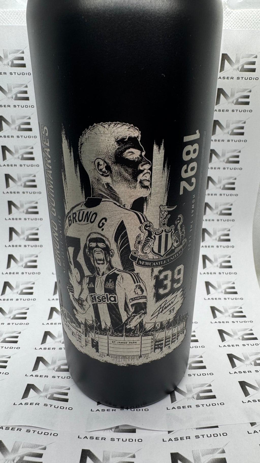 Personalised Bruno Guimarães Inspired Engraved Stainless Steel Water Bottle with Bamboo Lid | Single Wall Bottle with Carry Handle | Custom Football Gift