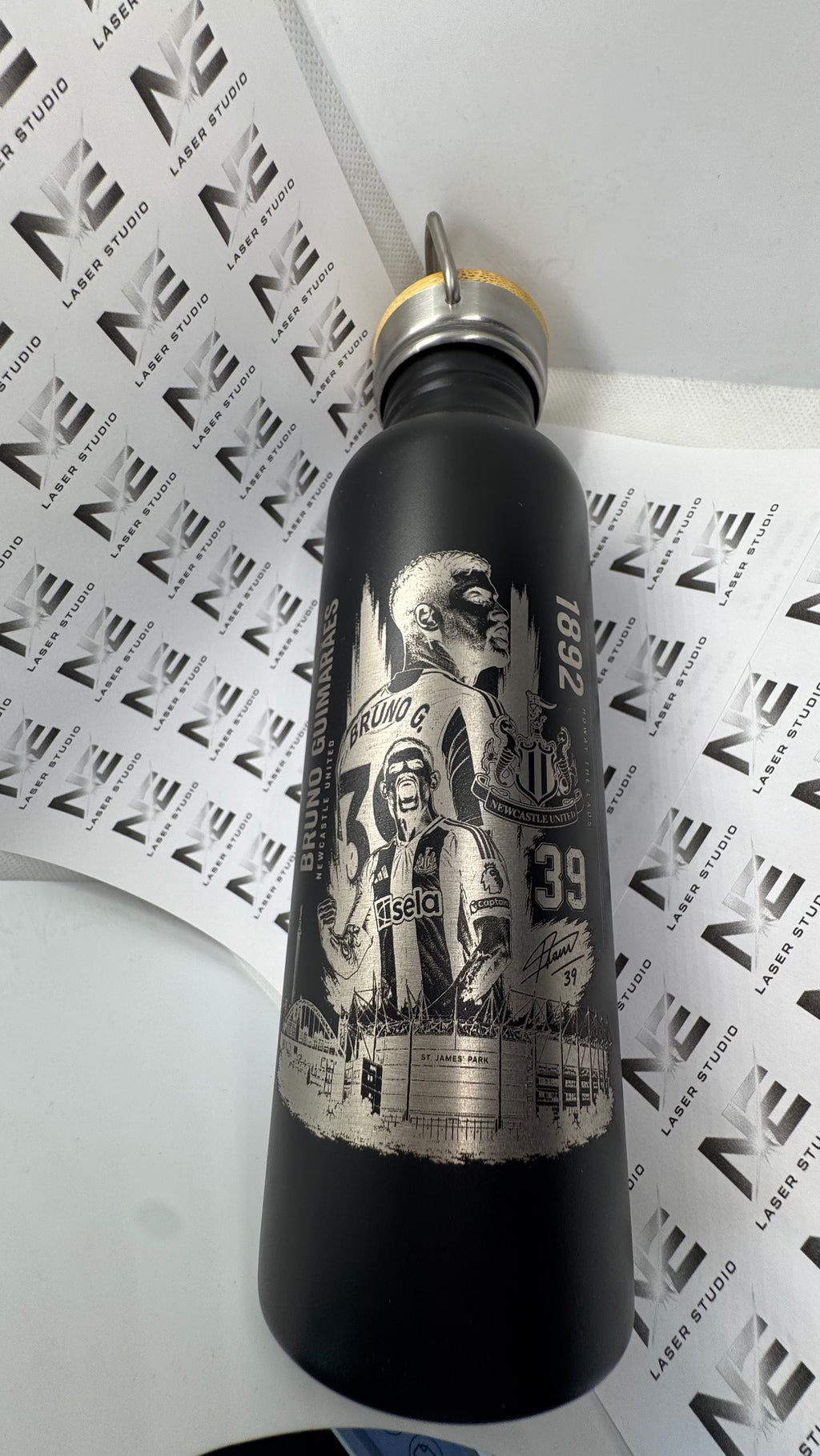 Personalised Bruno Guimarães Inspired Engraved Stainless Steel Water Bottle with Bamboo Lid | Single Wall Bottle with Carry Handle | Custom Football Gift